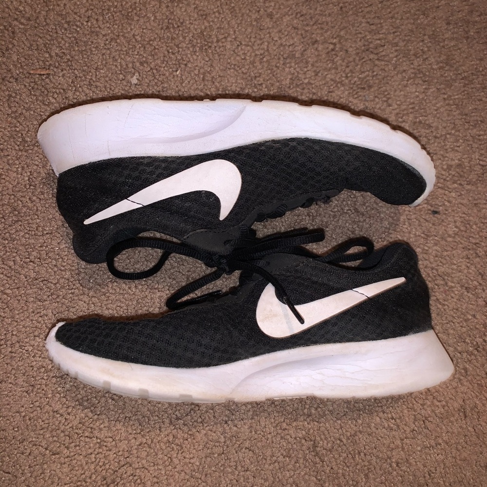 Nike Tanjun